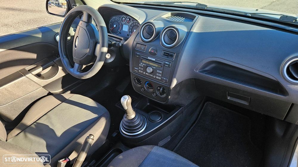 Ford Fiesta 1.4 TDCi Ghia - 4