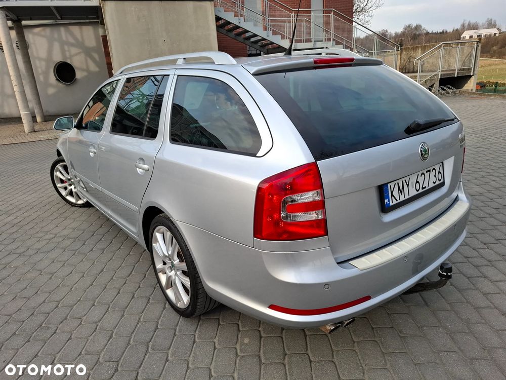 Skoda Octavia 2.0 TDI CR DPF RS - 16