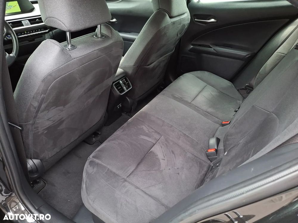 Lexus UX 250h FWD Business - 15