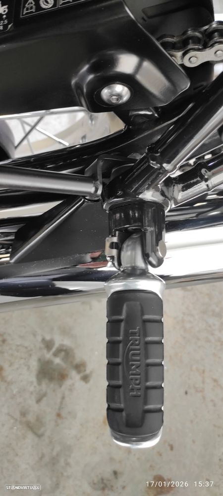 Triumph Bonneville - 19