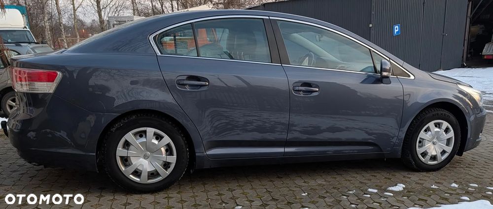 Toyota Avensis 1.6 - 3