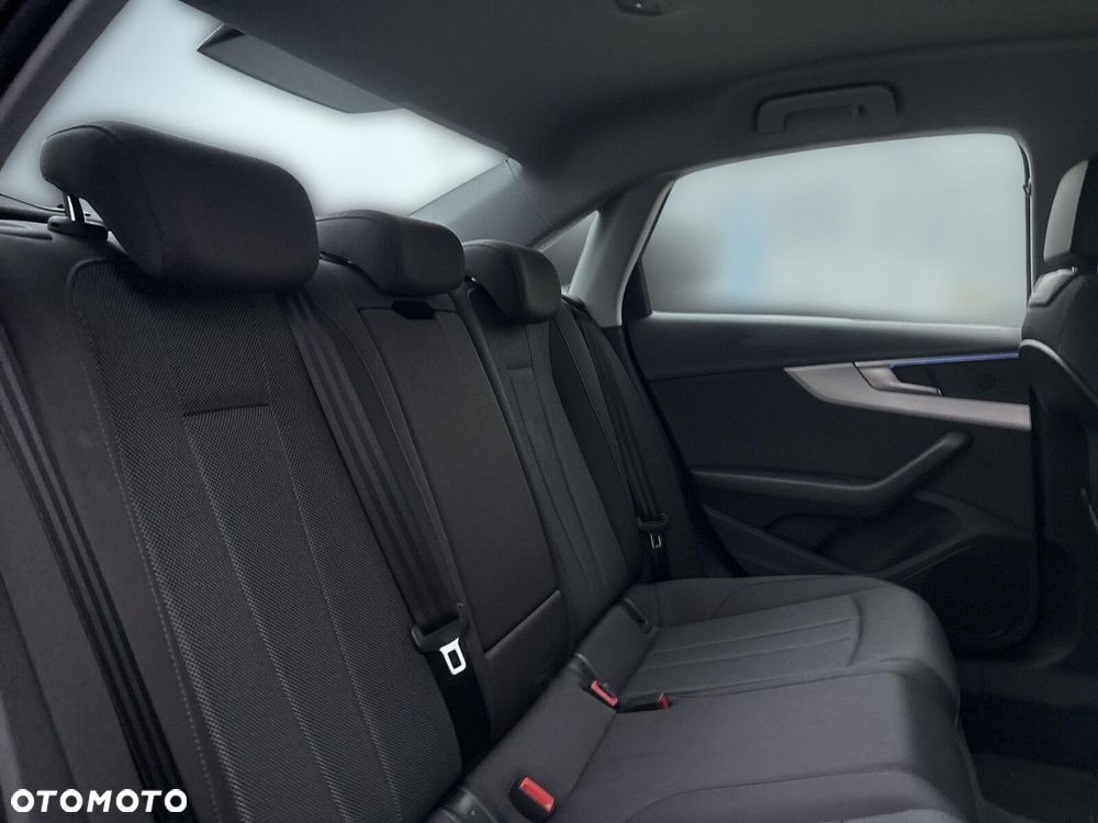 Audi A4 Limousine - 32