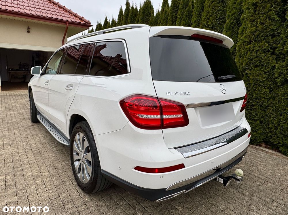 Mercedes-Benz GLS - 12