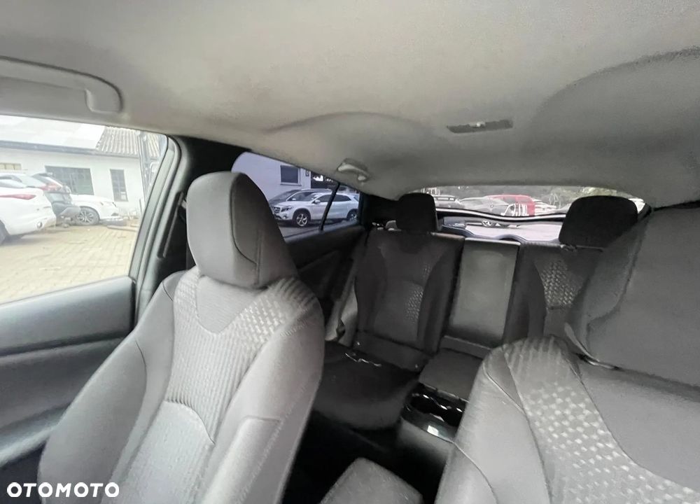 Toyota Prius ver-1-8-hybrid-executive - 13