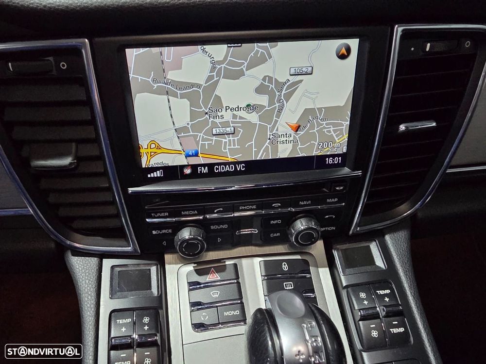 Porsche Panamera S Hybrid - 11