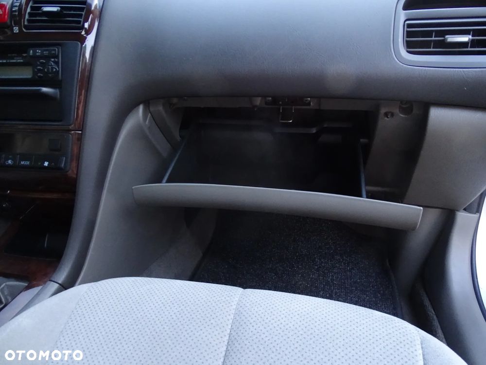 Nissan Maxima 2.0 Comfort - 24