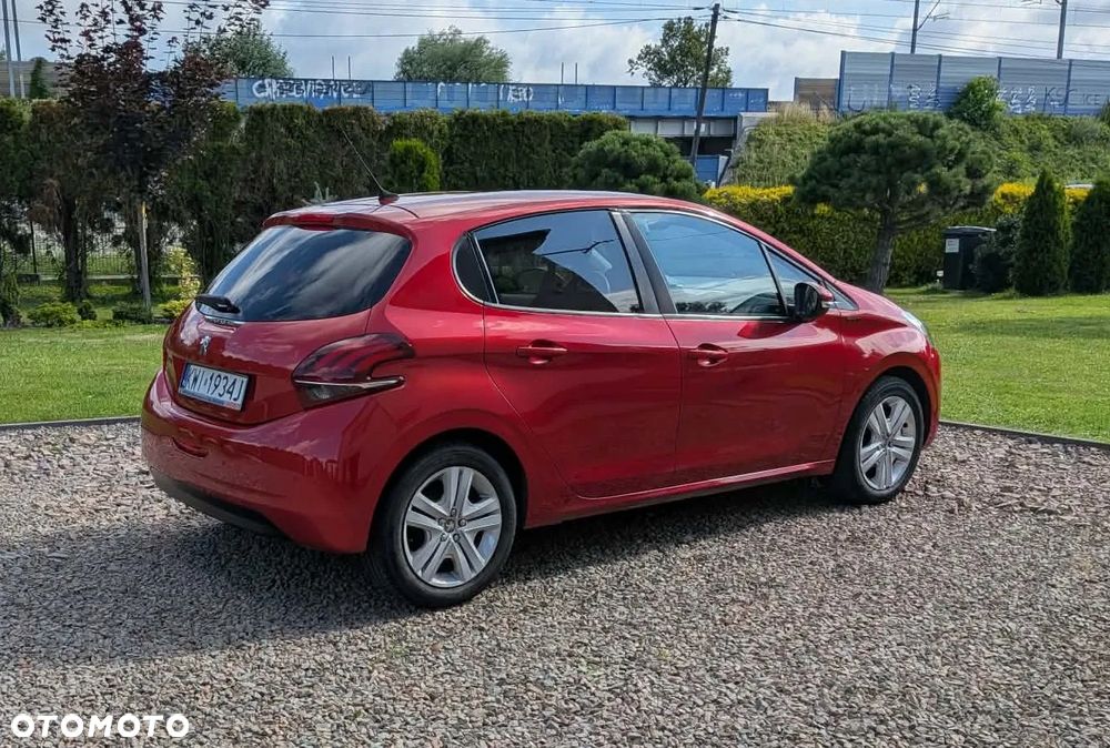 Peugeot 208 1.2 PureTech GPF Signature S&S - 6