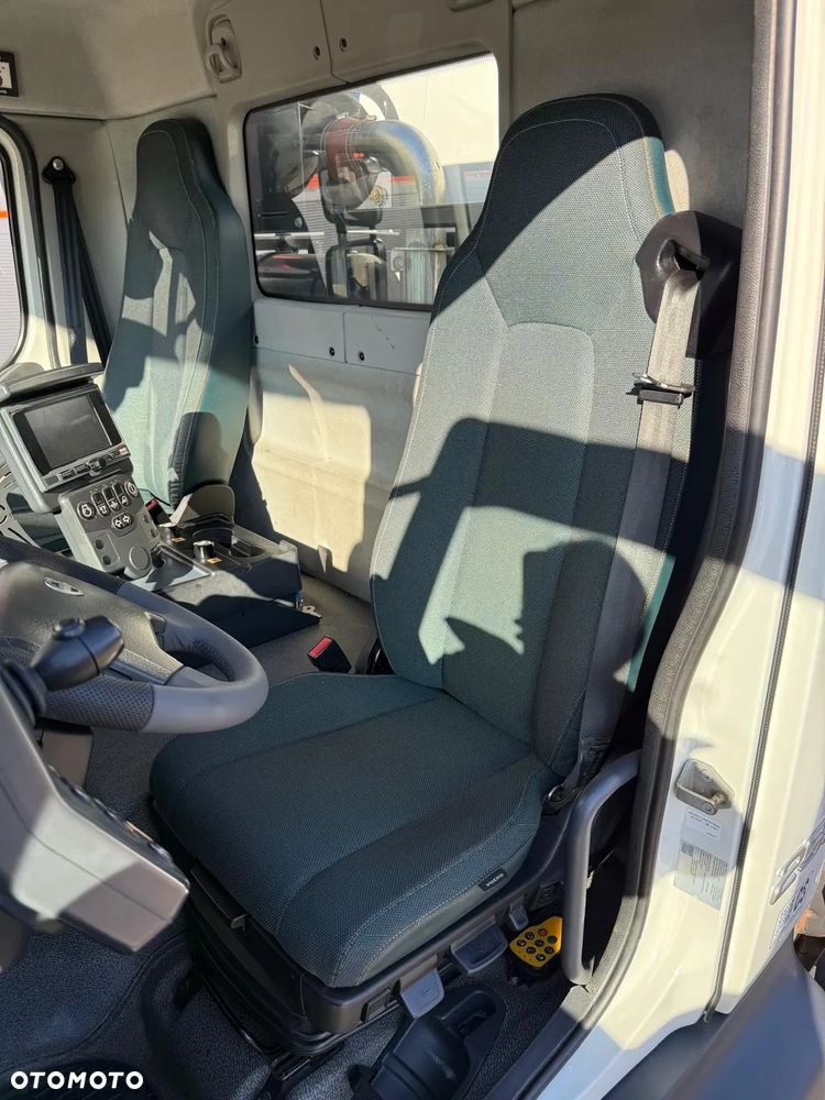 Volvo FL 15.250 Euro 6 // zamiatarka JOHNSTON VT652 //  BUCHER // odkurzacz , polewaczka - 36