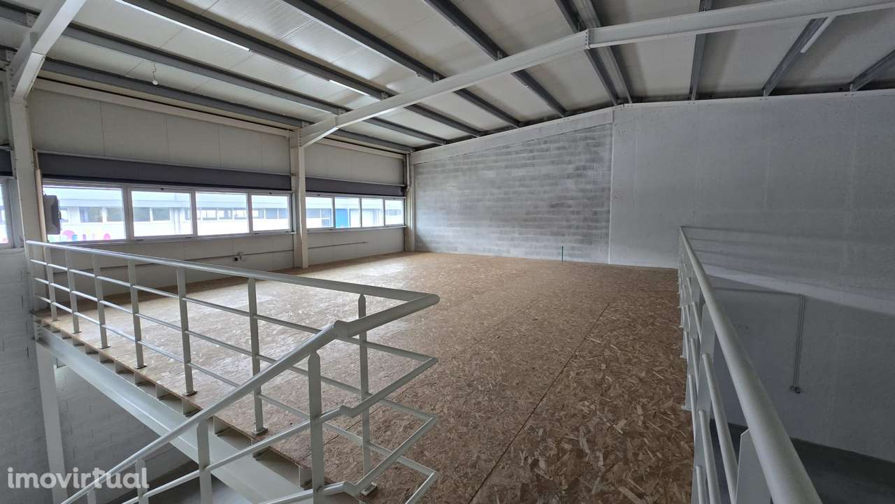 Pavilhão/armazém para Arrendamento - Grande imagem: 5/9