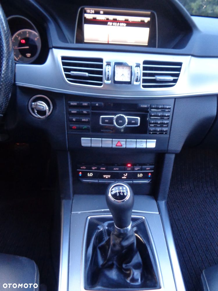 Mercedes-Benz Klasa E 200 CDI Elegance - 13