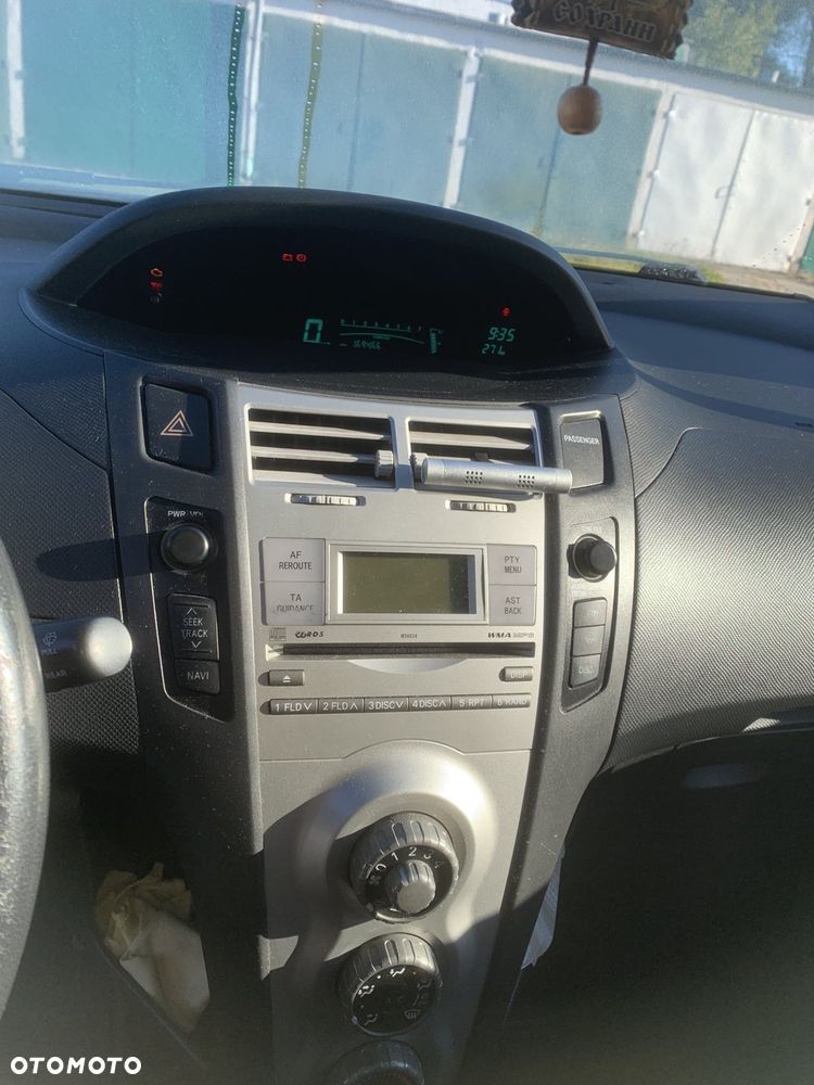 Toyota Yaris - 7