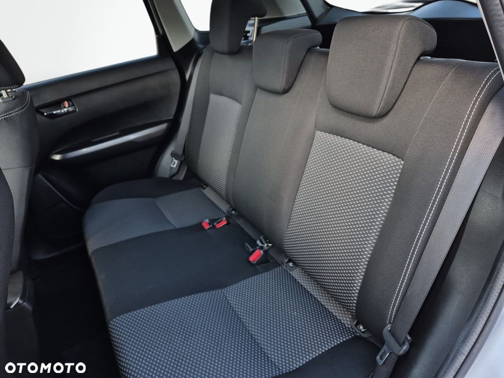 Suzuki Vitara 1.0 Boosterjet Premium 4WD - 23