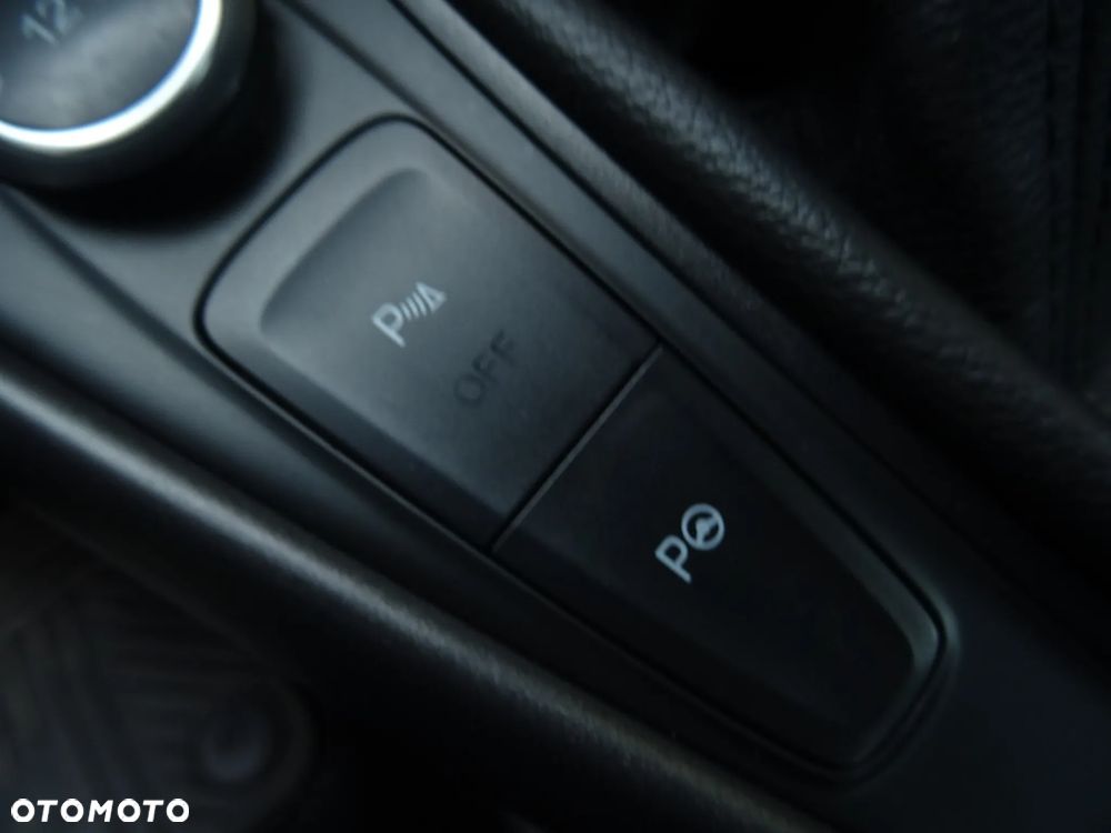 Ford Focus - 32