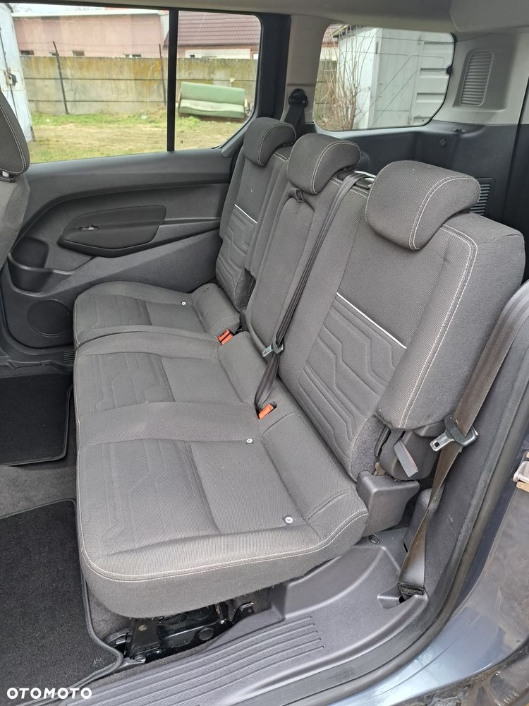 Ford Tourneo Connect Grand - 13