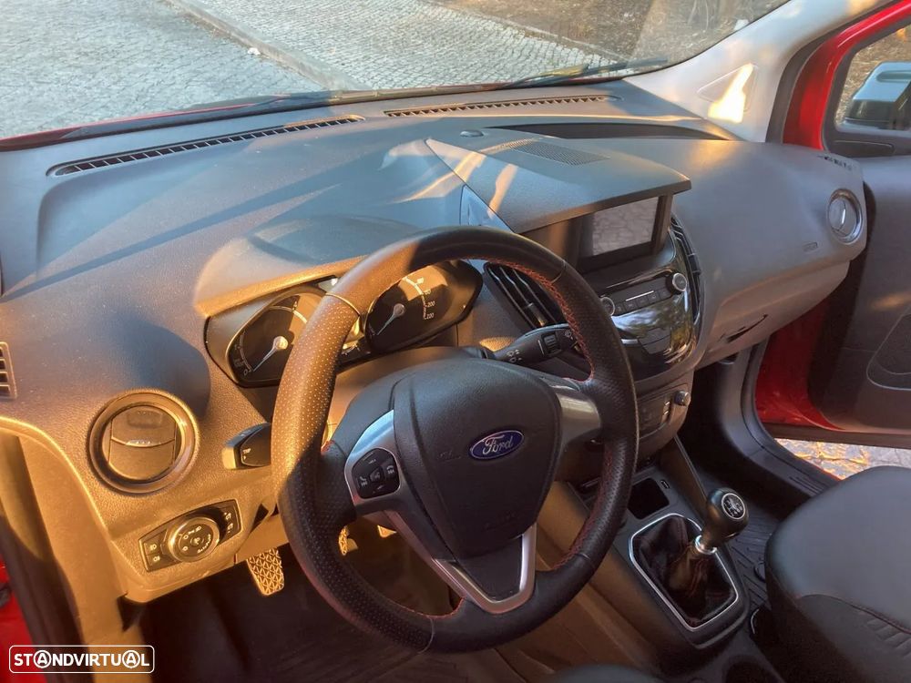 Ford Transit Courier 1.5TDCI Sport - 20