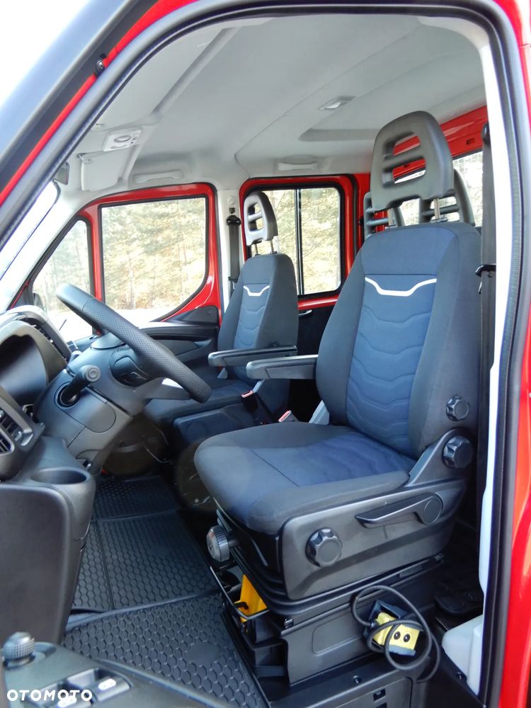 Iveco DAILY 35C16 Brygadowy Dubel Doka + Wywrotka Renomowanej Firmy RomCar Wywrot Kiper x 3 Skrzynia 3004 mm Blokada Mostu Rozstaw Osi 3750 mm HAK 3500 Stan 6-Cio Osobowy + 755 Kg Ładowność Auta Jak NOWY POLECAM - 37