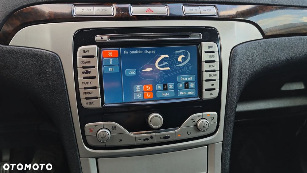 Ford Galaxy 2.0 Ghia - 11