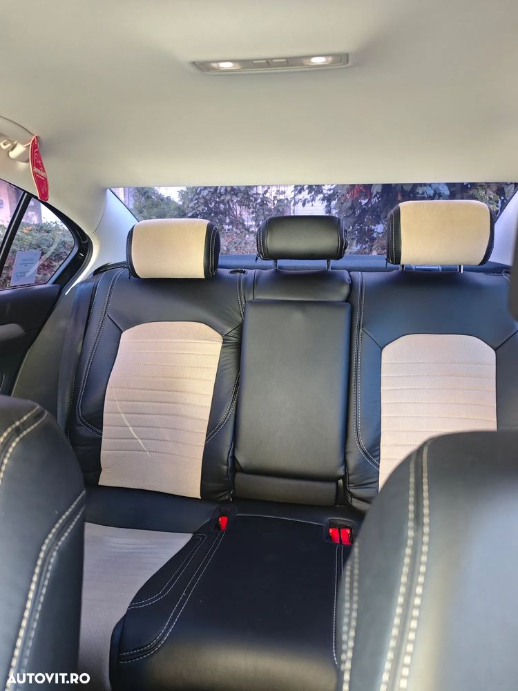 Volkswagen Passat 2.0 TDI Comfortline - 23