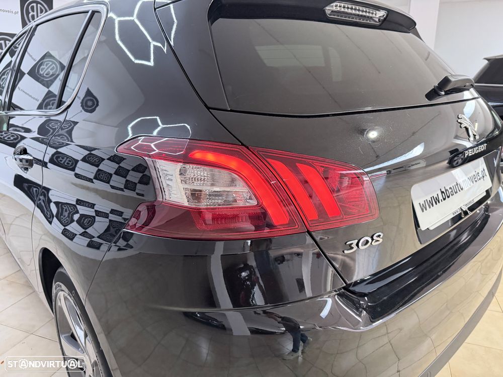 Peugeot 308 PureTech 130 GPF EAT8 Stop & Start Allure Pack - 4