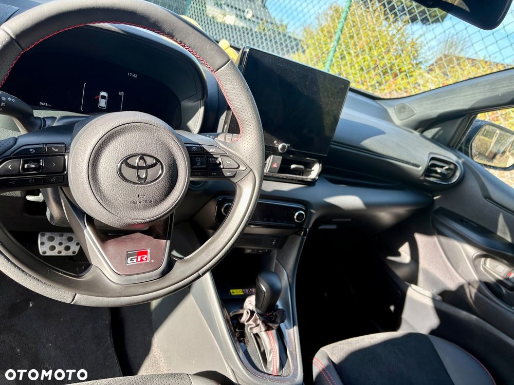 Toyota Yaris - 8