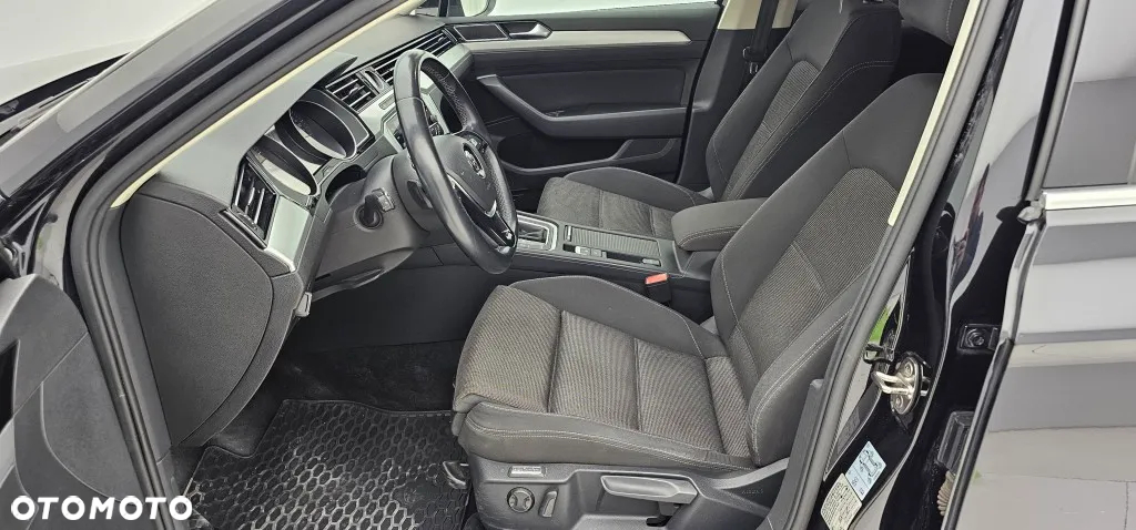 Volkswagen Passat - 18
