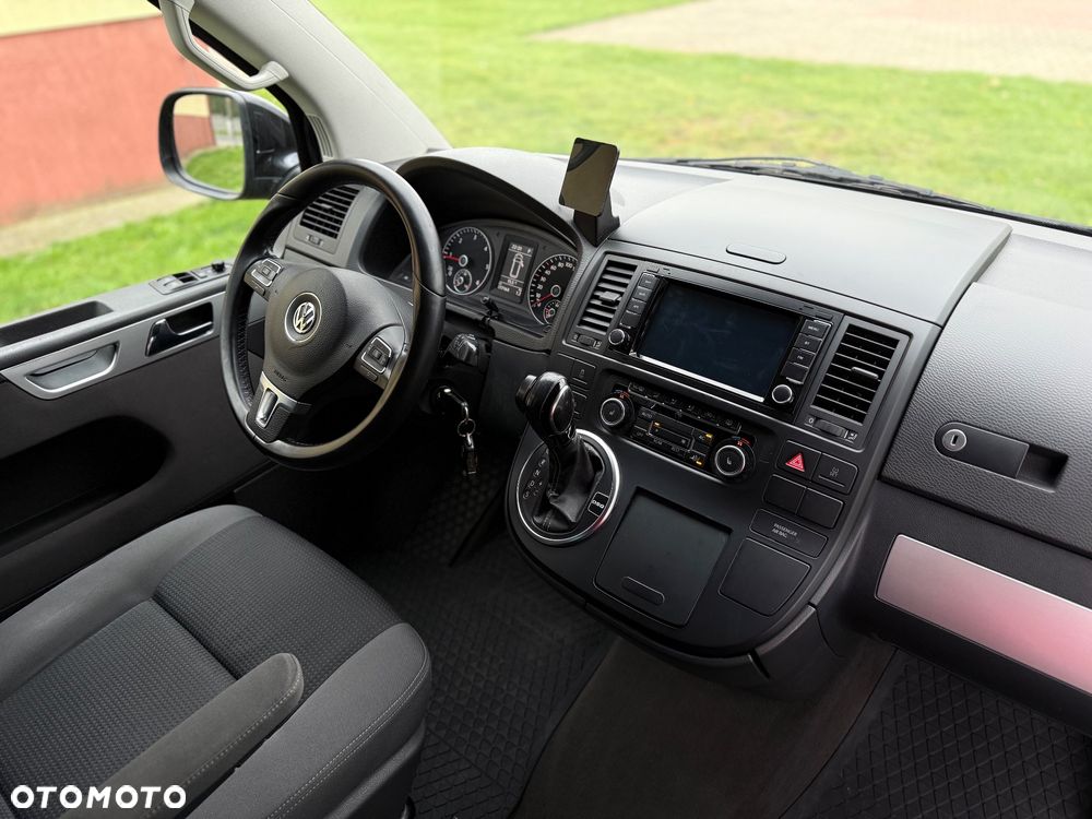 Volkswagen Multivan - 2