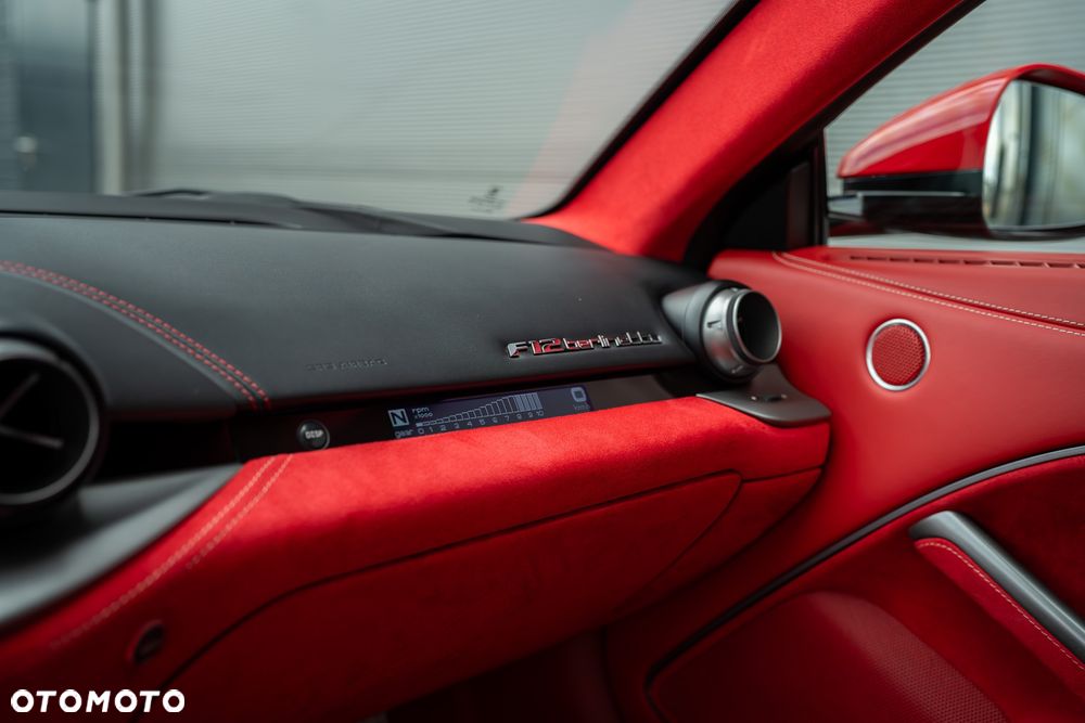 Ferrari F12berlinetta - 18