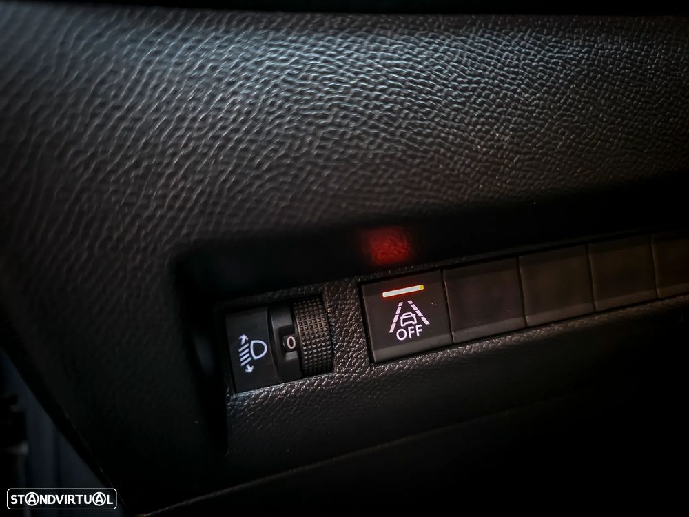 Peugeot 2008 BlueHDi 100 STOP & START Allure - 43