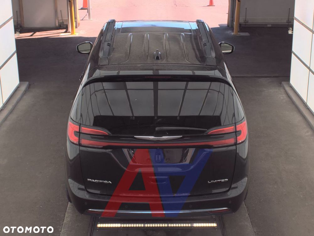 Chrysler Pacifica - 5