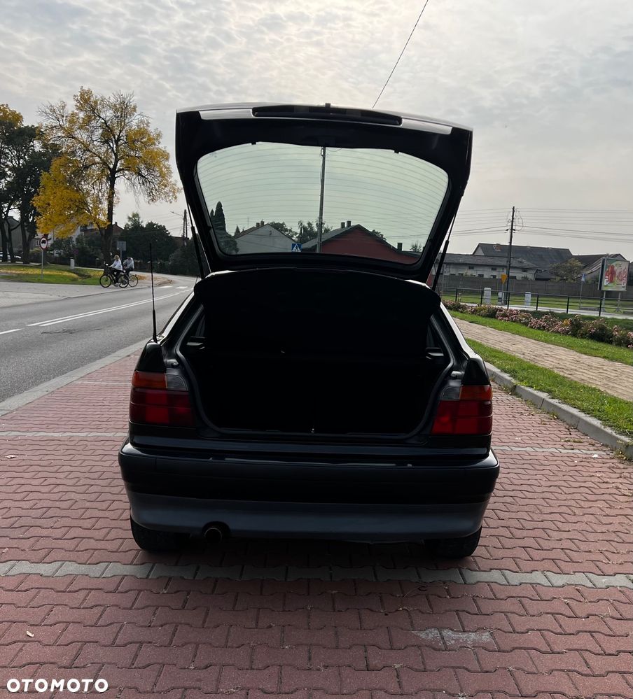 BMW Seria 3 316i - 6