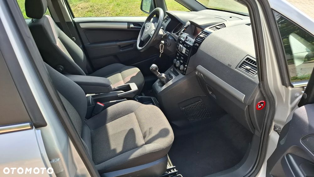 Opel Zafira 1.8 Edition Plus - 10