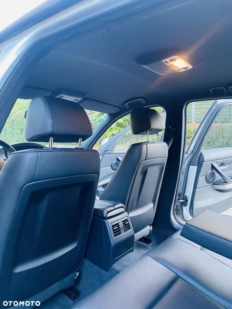 BMW Seria 3 320d xDrive DPF - 2