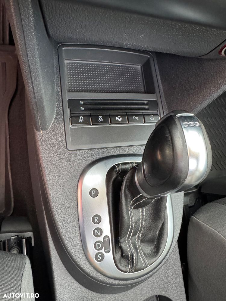 Volkswagen Touran 2.0 TDI DPF BlueMotion Technology DSG MATCH - 13