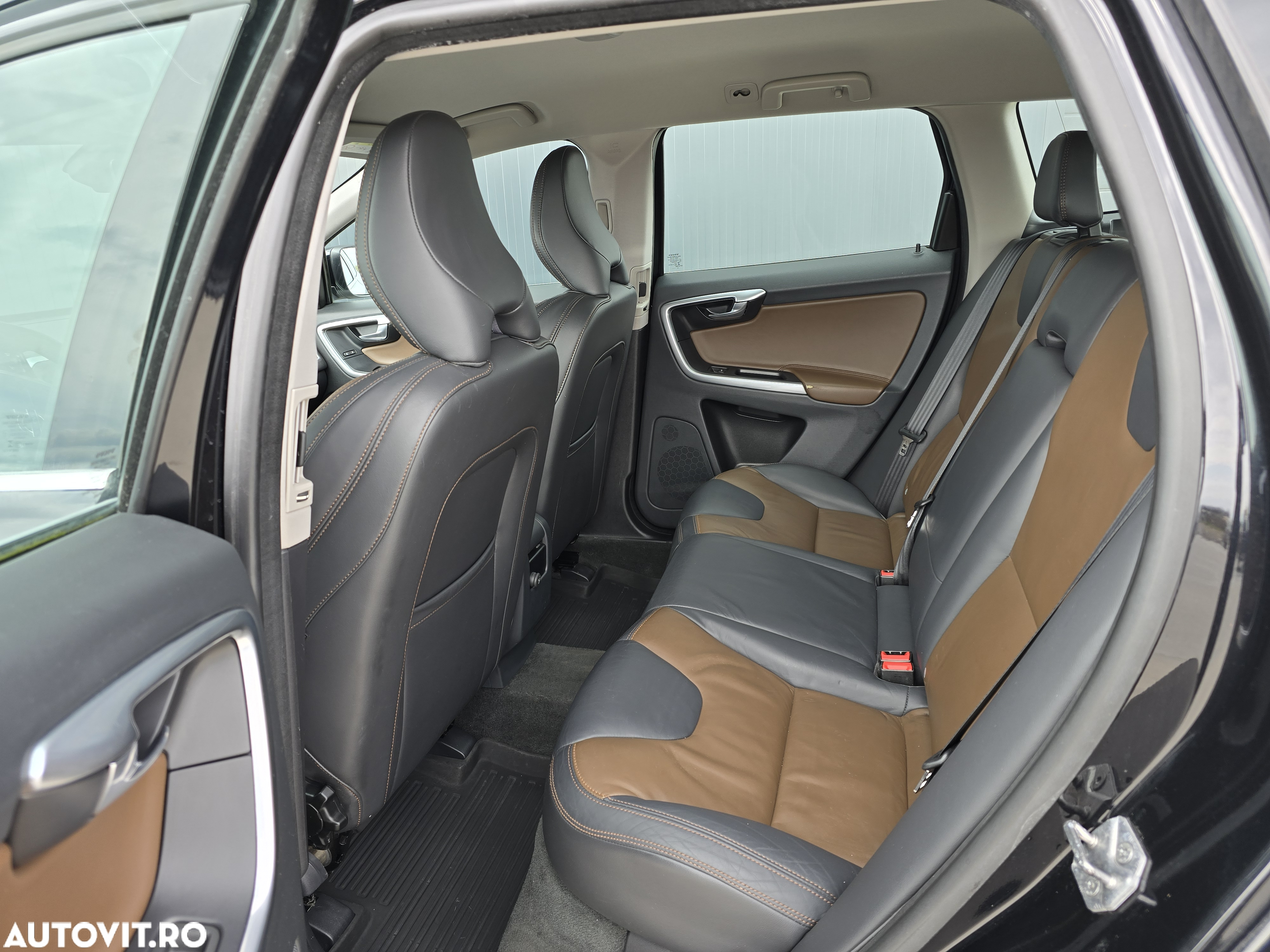 Volvo XC 60 D3 Start-Stop Ocean Race - 9