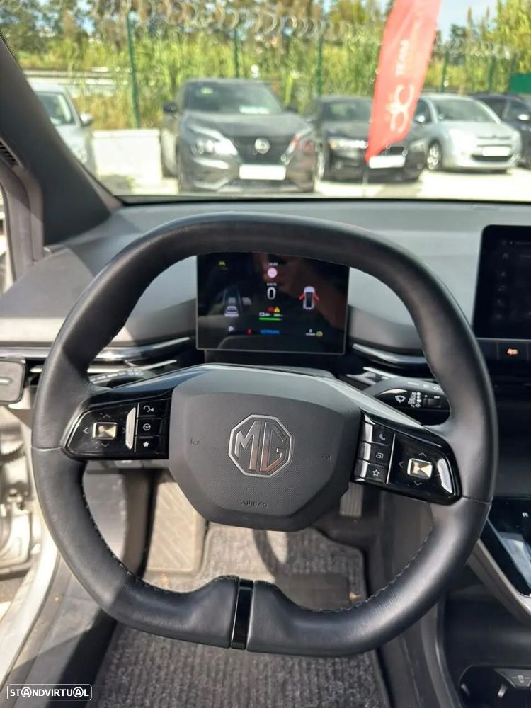 MG MG4 64 kWh Luxury - 9