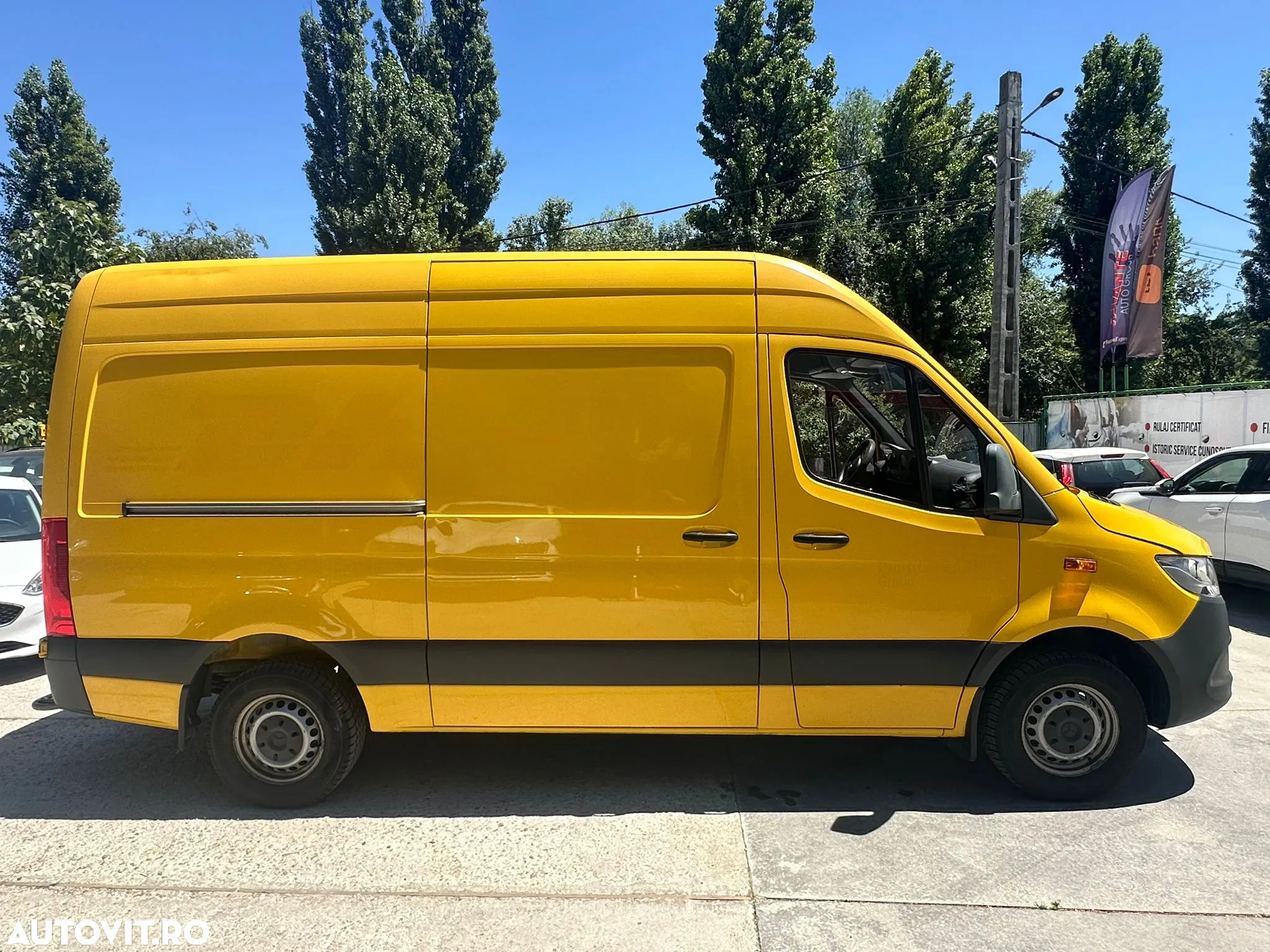 Mercedes-Benz Sprinter - 4
