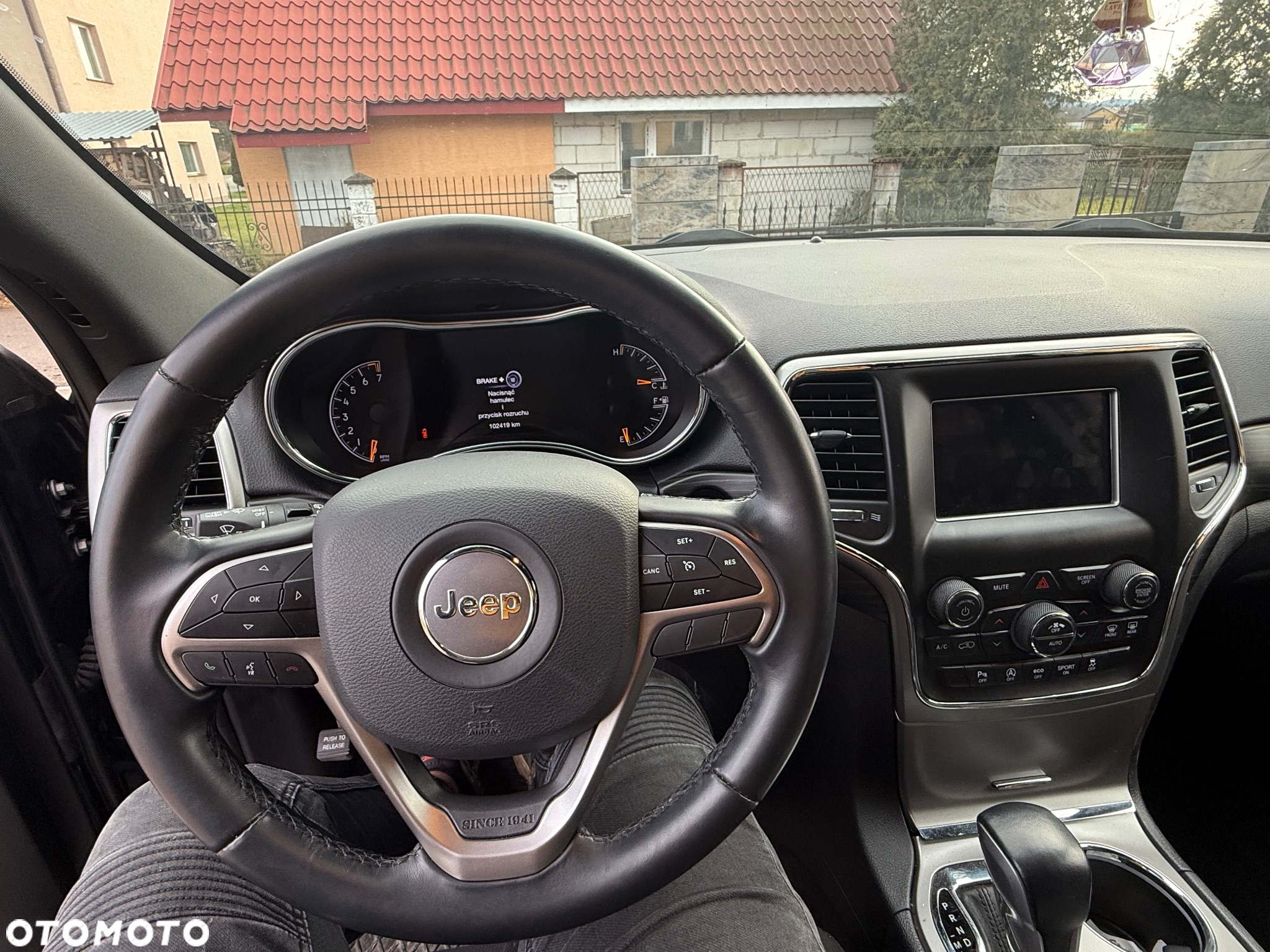 Jeep Grand Cherokee - 22