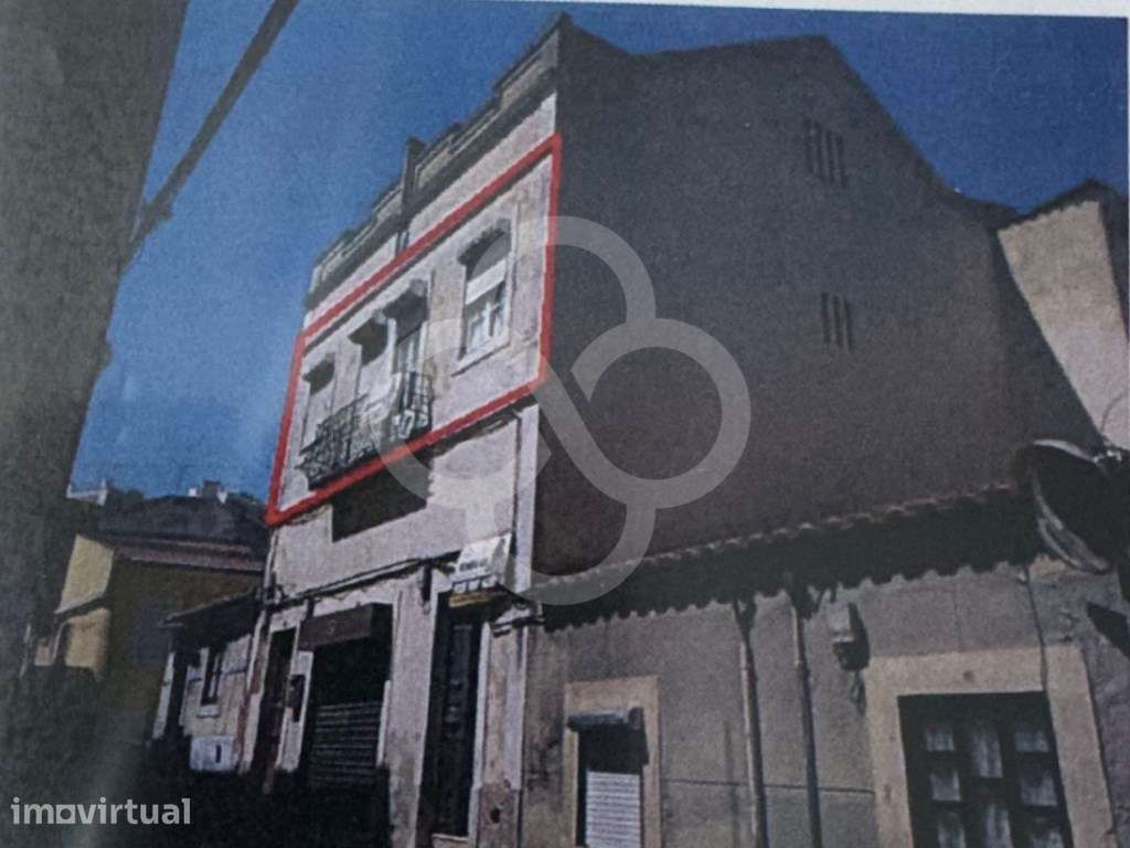 Prédio em propriedade total no centro de Vila Franca de Xira. - Grande imagem: 3/15