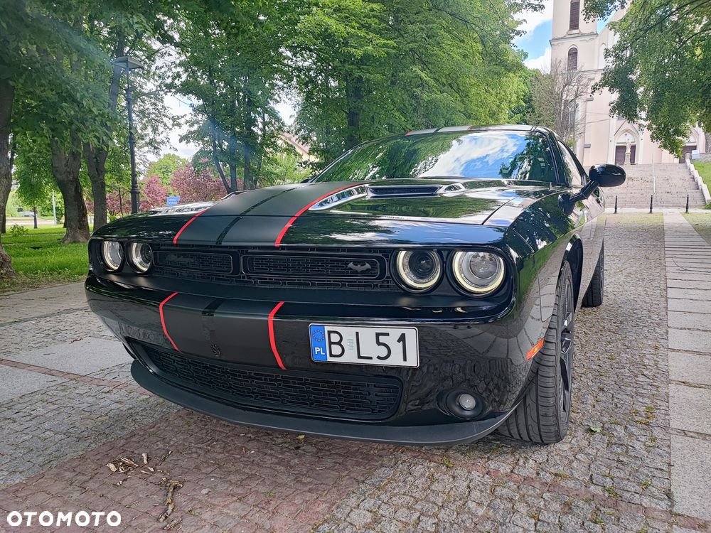 Dodge Challenger - 8
