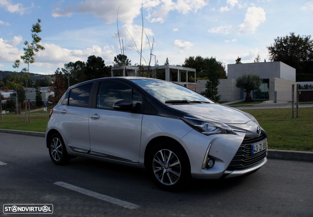 Toyota Yaris 1.5 HSD 20 Anos - 14