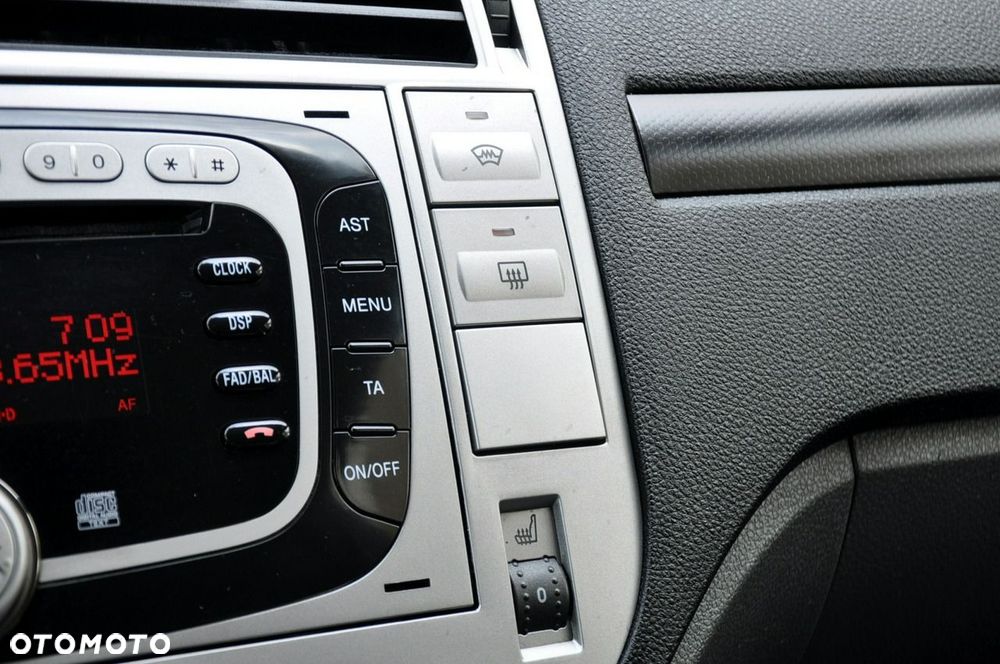 Ford Kuga - 32