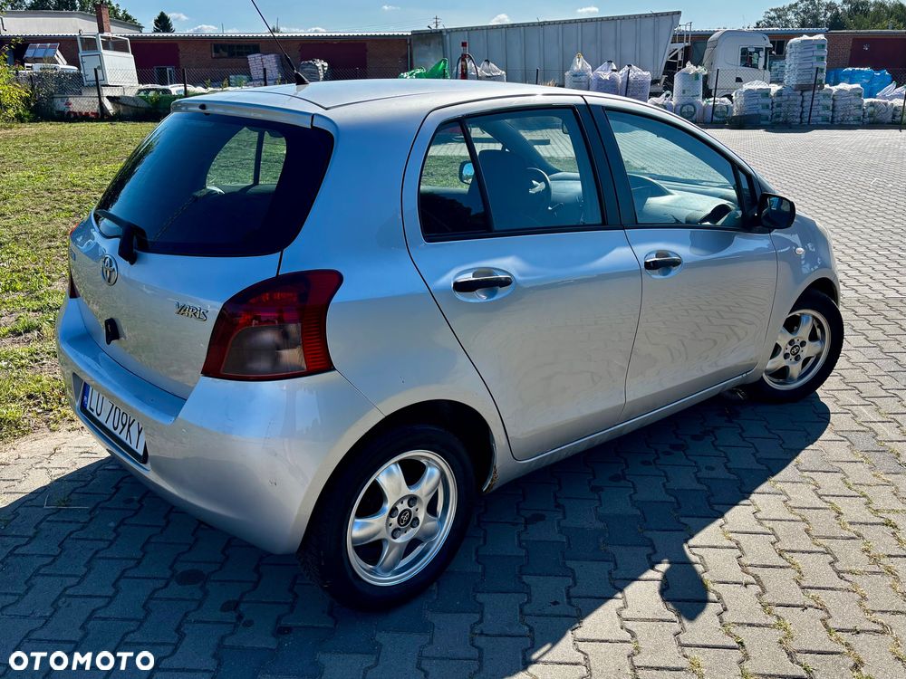 Toyota Yaris - 3