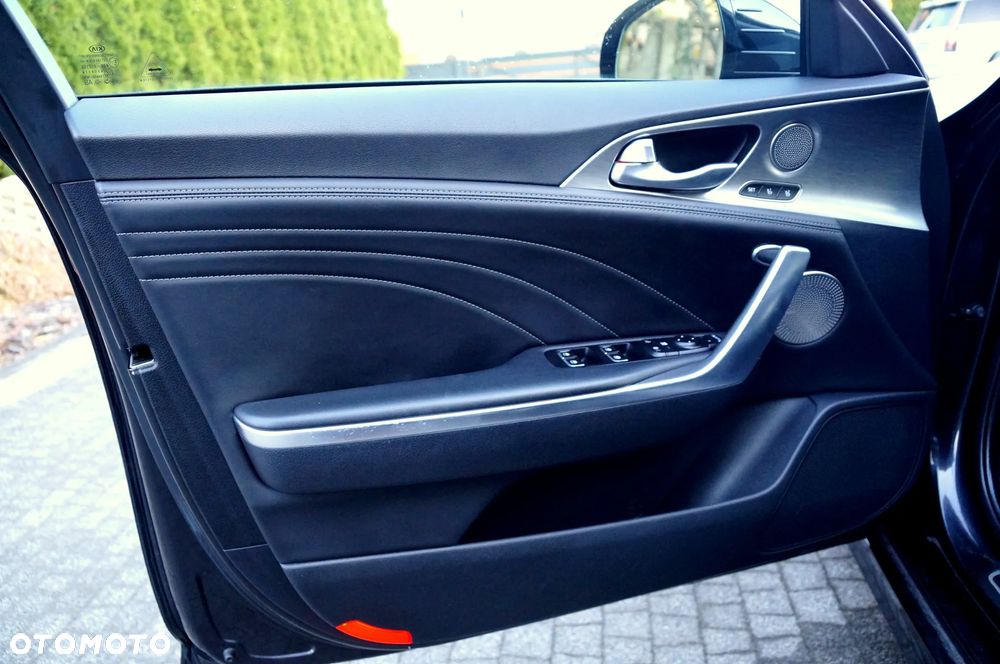 Kia Stinger - 19