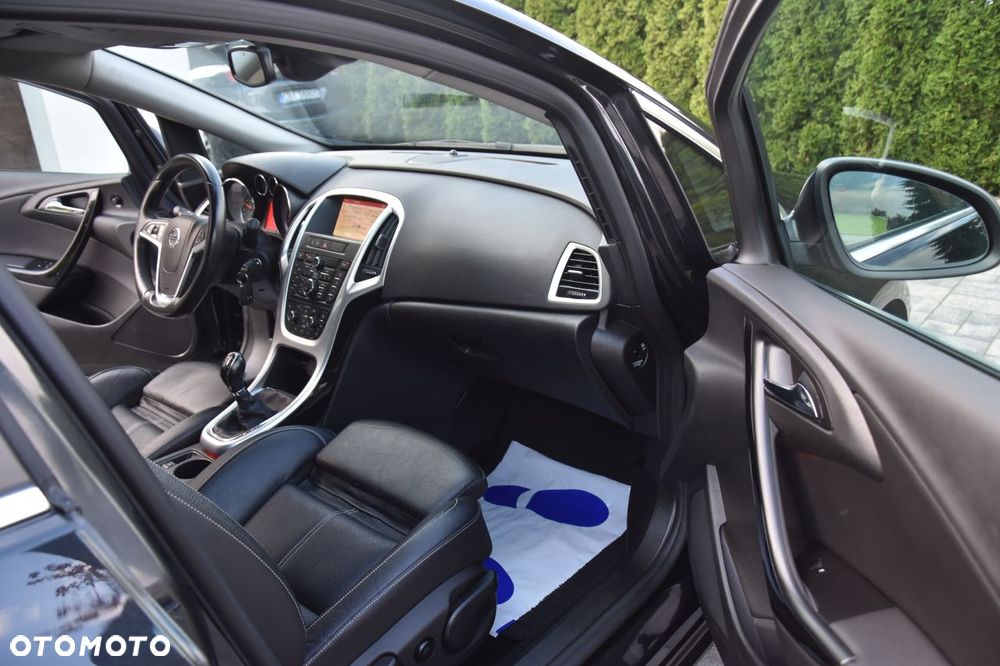Opel Astra 1.4 Turbo Cosmo - 24