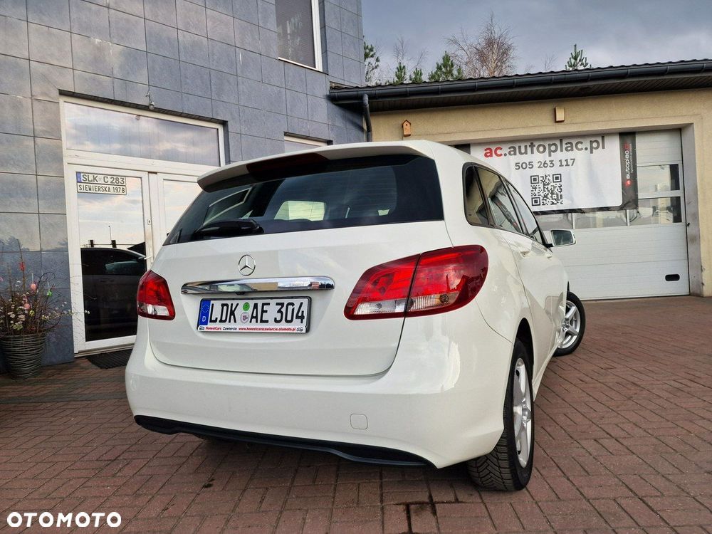 Mercedes-Benz Klasa B 180 Edition - 16