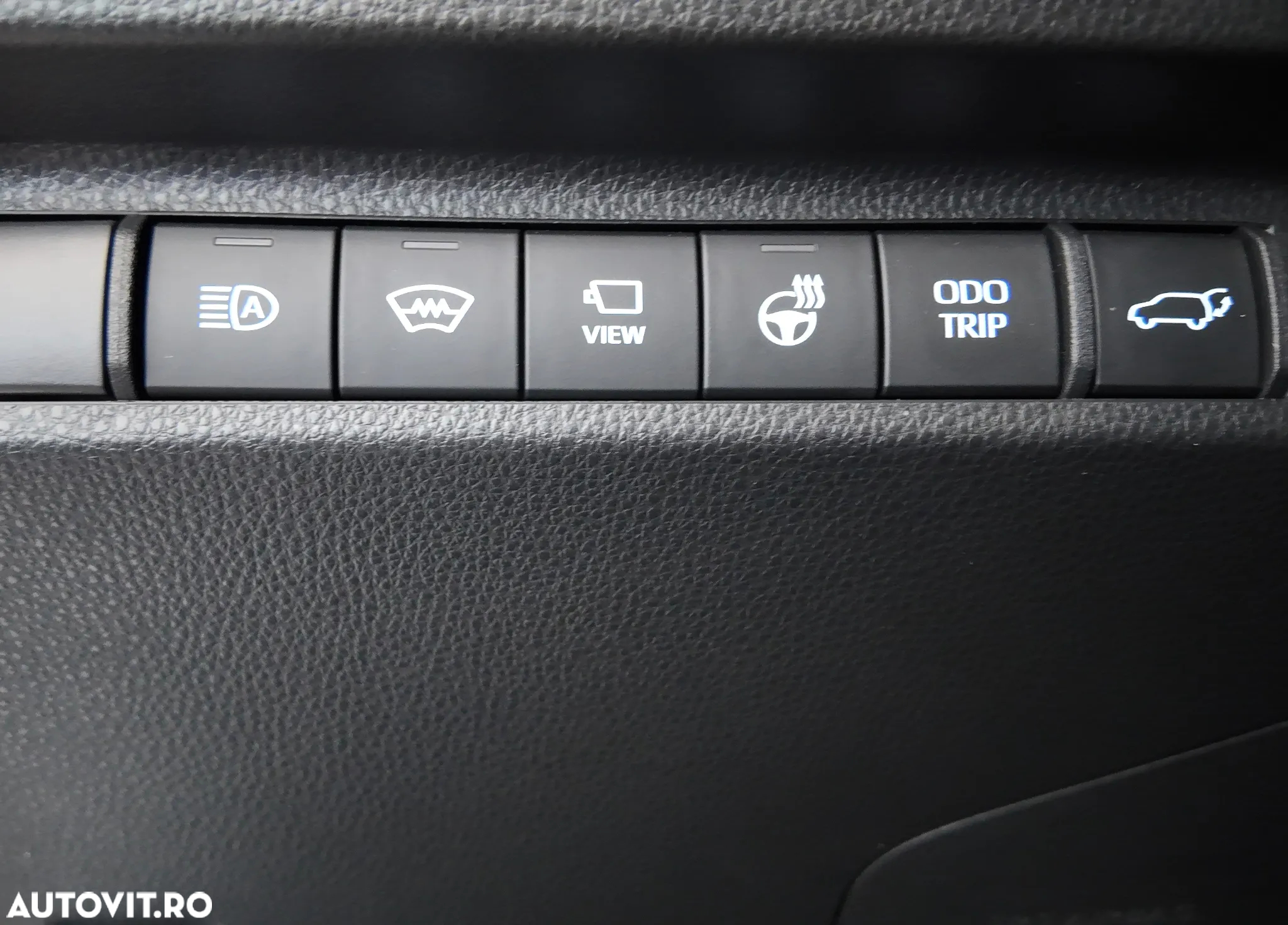 Toyota RAV4 2.5 PHEV VVT-iE 4x4 Style Bi-Tone - 28