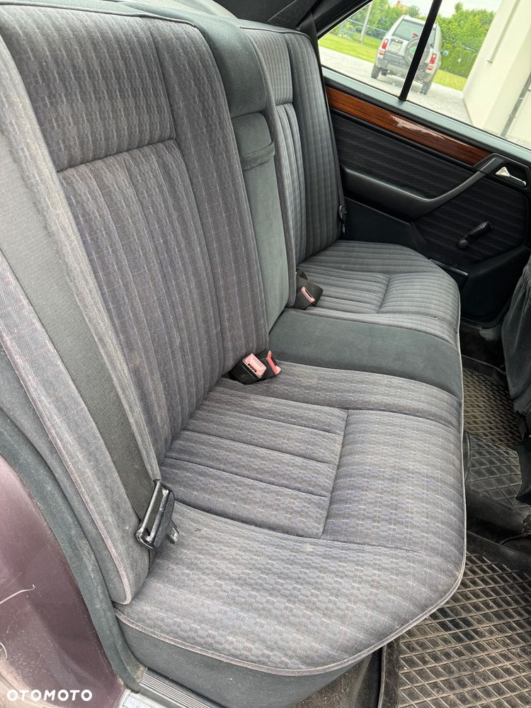 Mercedes-Benz W124 (1984-1993) - 27