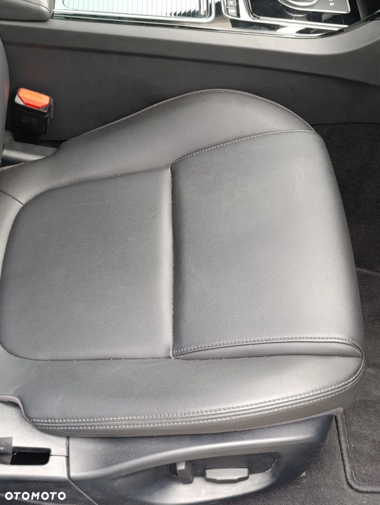 Jaguar XE 2.0 T Prestige - 19