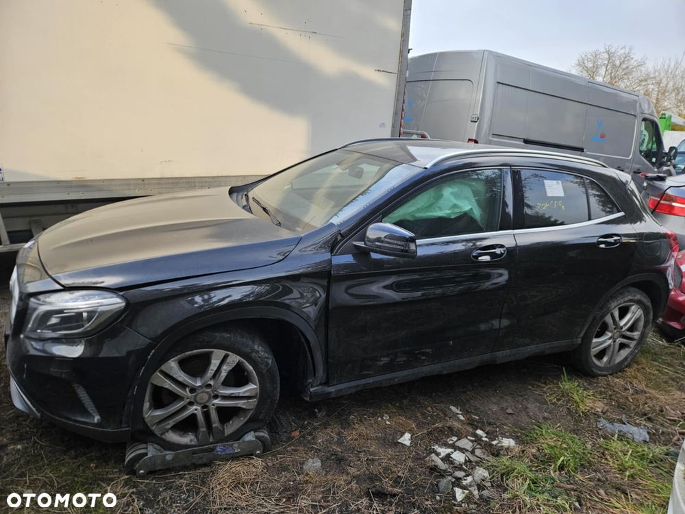 Mercedes-Benz GLA 220 CDI 4Matic 7G-DCT AMG Line - 14