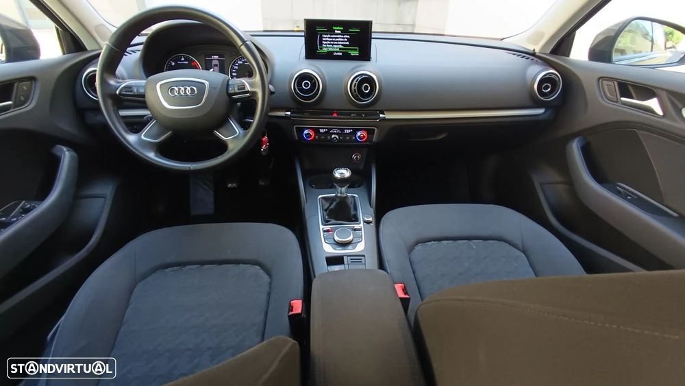 Audi A3 Sportback 1.6 TDI B.Line Attraction Ultra - 11